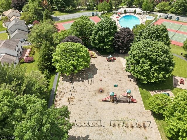 11 Trafalgar Ct, Washington Twp., NJ 07840