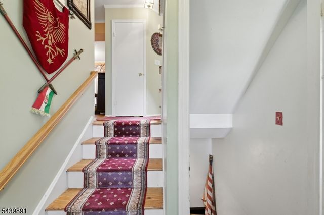 11 Trafalgar Ct, Washington Twp., NJ 07840