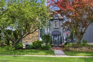 11 Trafalgar Ct, Washington Twp., NJ 07840