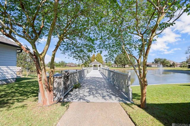 5364 Courtyard Dr, Gonzales, LA 70737