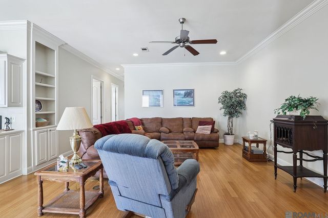 5364 Courtyard Dr, Gonzales, LA 70737