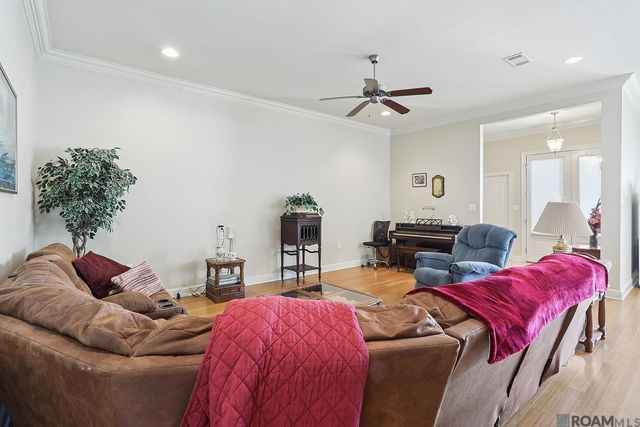 5364 Courtyard Dr, Gonzales, LA 70737