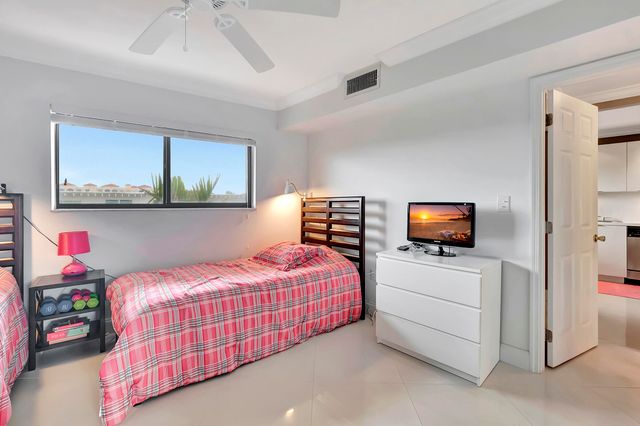 3605 S OCEAN Boulevard 321, South Palm Beach, FL 33480