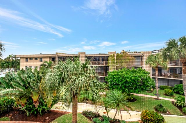 3605 S OCEAN Boulevard 321, South Palm Beach, FL 33480
