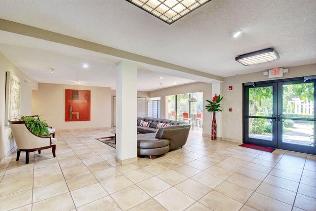 3605 S OCEAN Boulevard 321, South Palm Beach, FL 33480