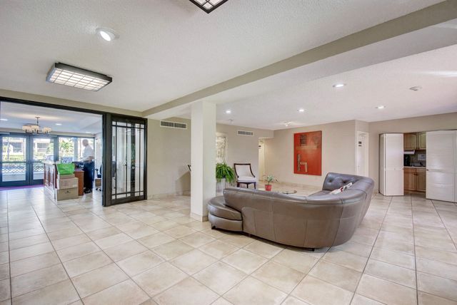3605 S OCEAN Boulevard 321, South Palm Beach, FL 33480