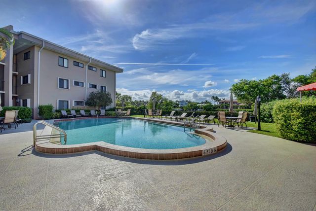 3605 S OCEAN Boulevard 321, South Palm Beach, FL 33480