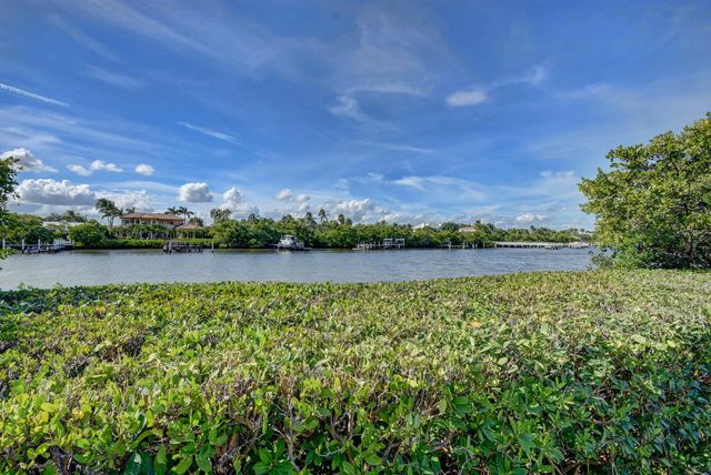 3605 S OCEAN Boulevard 321, South Palm Beach, FL 33480