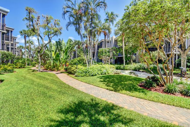 3605 S OCEAN Boulevard 321, South Palm Beach, FL 33480