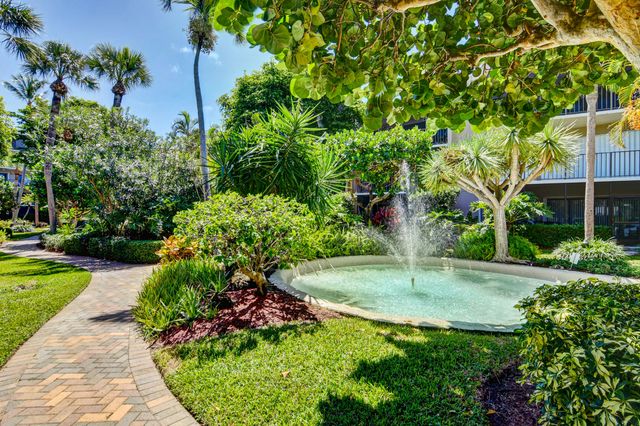 3605 S OCEAN Boulevard 321, South Palm Beach, FL 33480