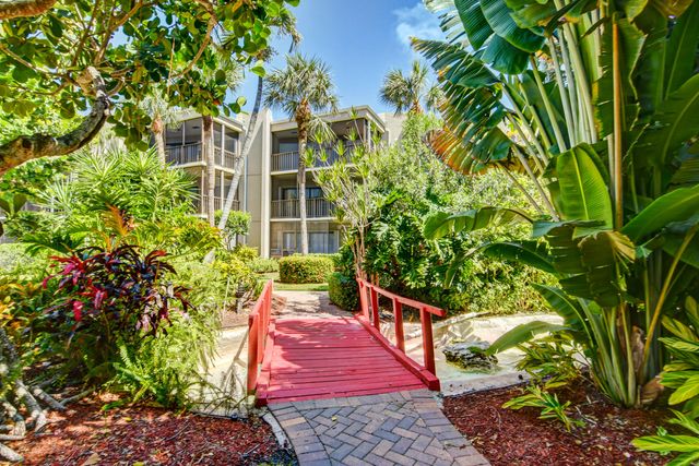 3605 S OCEAN Boulevard 321, South Palm Beach, FL 33480