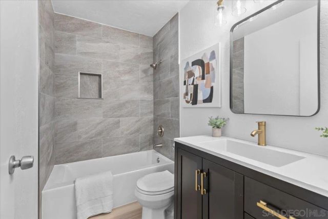 3507 Caminito Sierra 101, Carlsbad, CA 92009