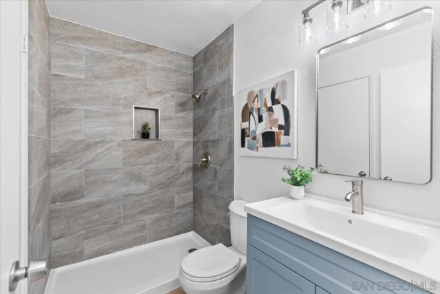 3507 Caminito Sierra 101, Carlsbad, CA 92009