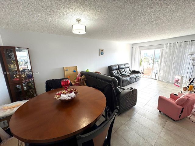 1975 Normandy Dr 504, Miami Beach, FL 33141