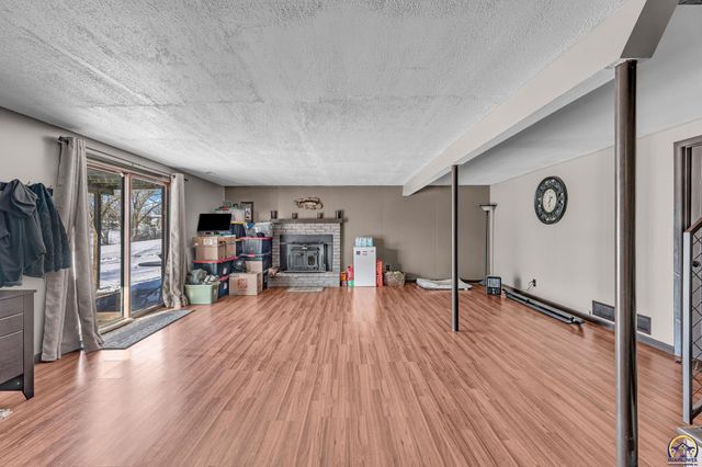 5011 NW Brickyard RD, Topeka, KS 66618