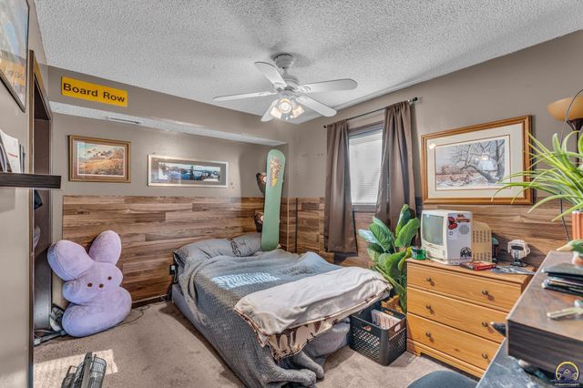 5011 NW Brickyard RD, Topeka, KS 66618