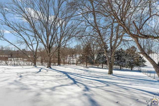 5011 NW Brickyard RD, Topeka, KS 66618