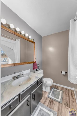 5011 NW Brickyard RD, Topeka, KS 66618