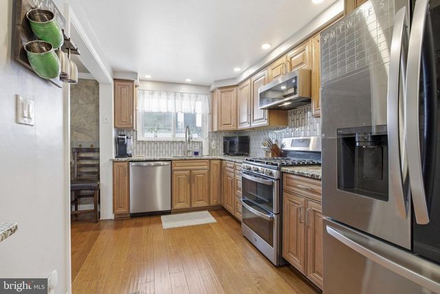 201 WILLOWBROOK AVE, Folsom, PA 19033