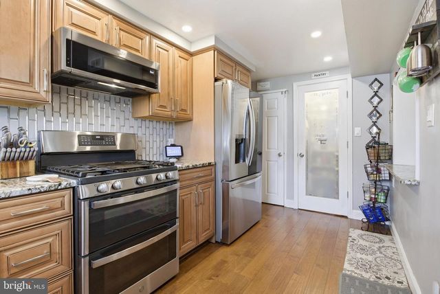 201 WILLOWBROOK AVE, Folsom, PA 19033