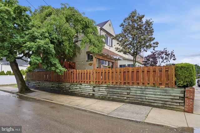 201 WILLOWBROOK AVE, Folsom, PA 19033