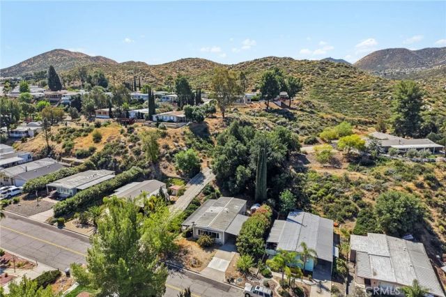 22819 Skylink, Canyon Lake, CA 92587