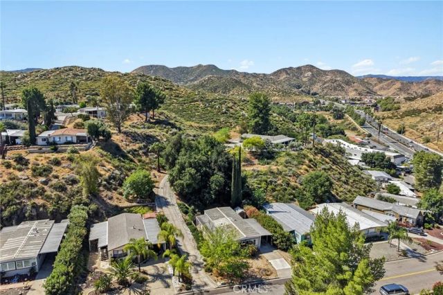 22819 Skylink, Canyon Lake, CA 92587