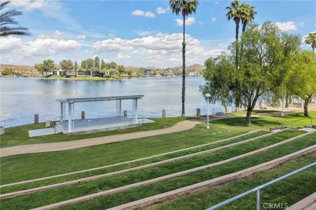 22819 Skylink, Canyon Lake, CA 92587