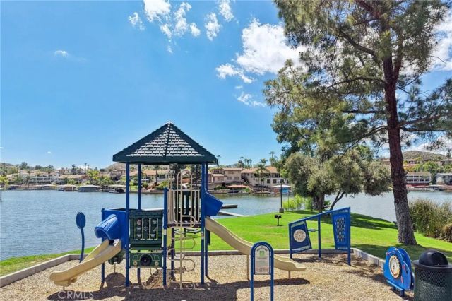 22819 Skylink, Canyon Lake, CA 92587