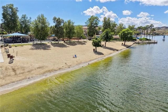 22819 Skylink, Canyon Lake, CA 92587