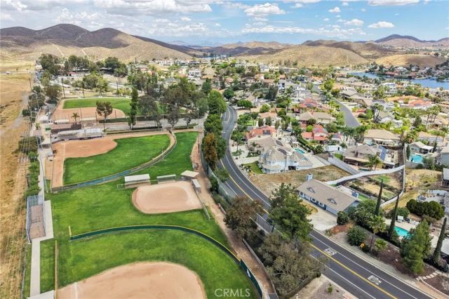 22819 Skylink, Canyon Lake, CA 92587