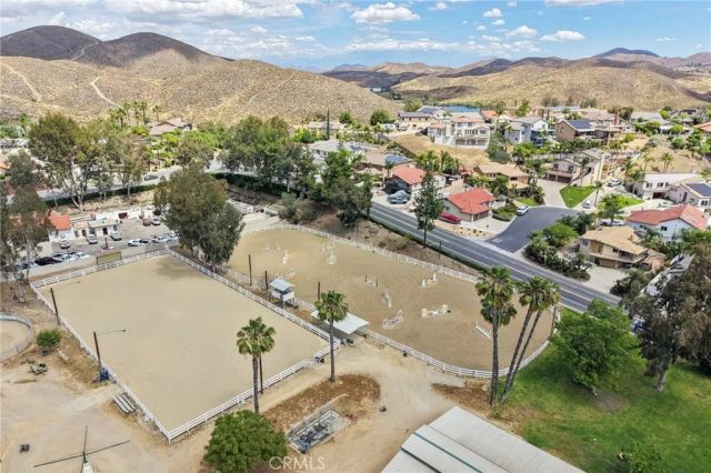 22819 Skylink, Canyon Lake, CA 92587