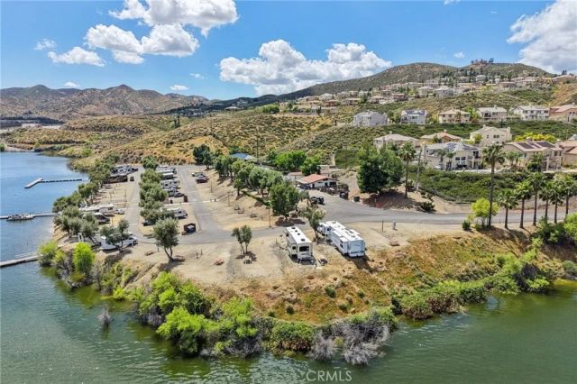 22819 Skylink, Canyon Lake, CA 92587