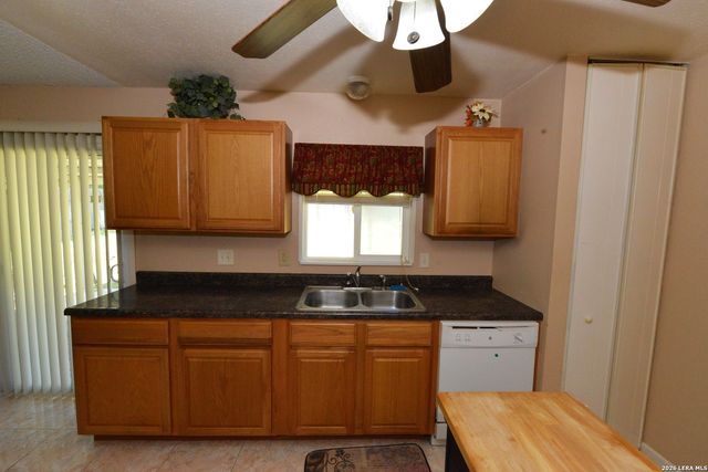 7817 Hunter Oaks, Live Oak, TX 78233