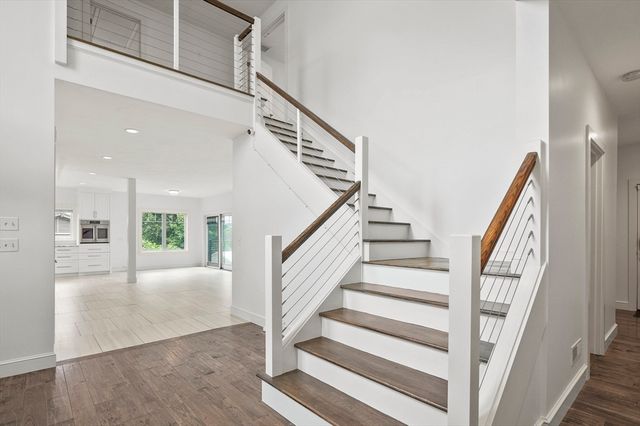 14 Bay Edge Lane, Worcester, MA 01604
