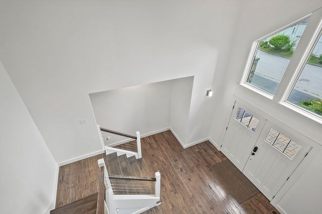 14 Bay Edge Lane, Worcester, MA 01604