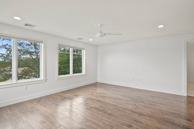 14 Bay Edge Lane, Worcester, MA 01604