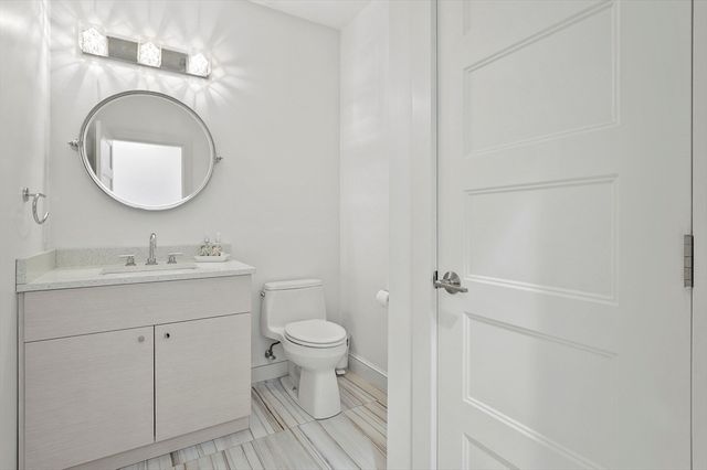 14 Bay Edge Lane, Worcester, MA 01604