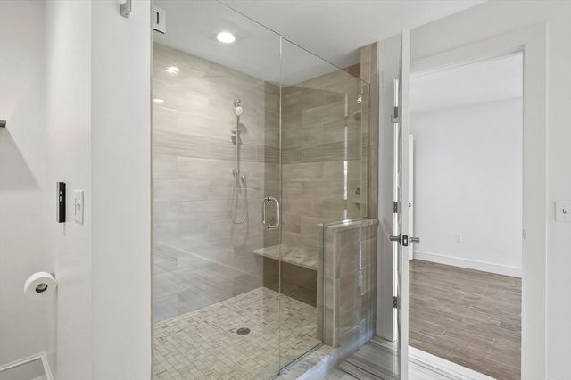 14 Bay Edge Lane, Worcester, MA 01604