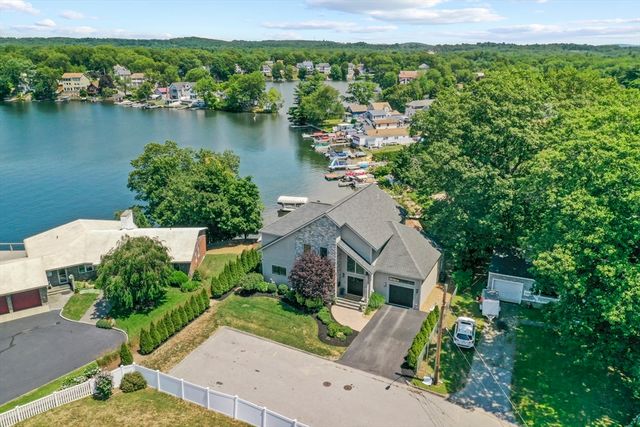14 Bay Edge Lane, Worcester, MA 01604
