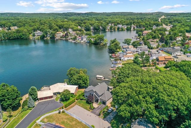 14 Bay Edge Lane, Worcester, MA 01604