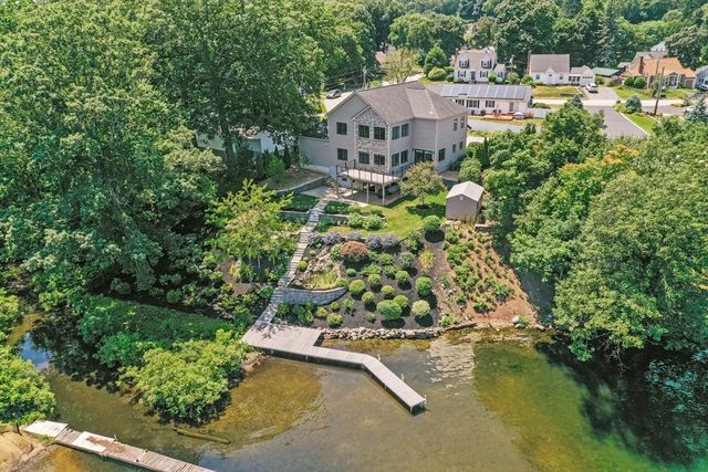 14 Bay Edge Lane, Worcester, MA 01604