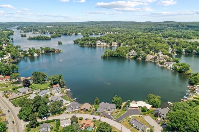 14 Bay Edge Lane, Worcester, MA 01604