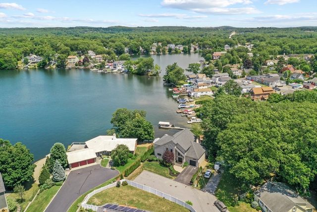 14 Bay Edge Lane, Worcester, MA 01604