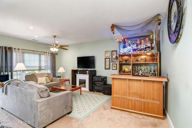 10 Arden Drive, Manchester, NJ 08759