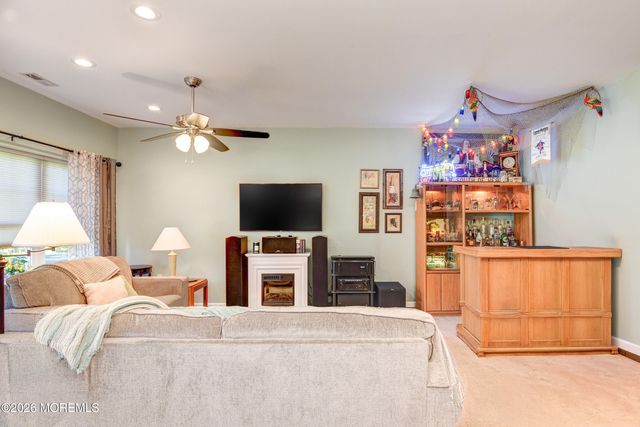 10 Arden Drive, Manchester, NJ 08759