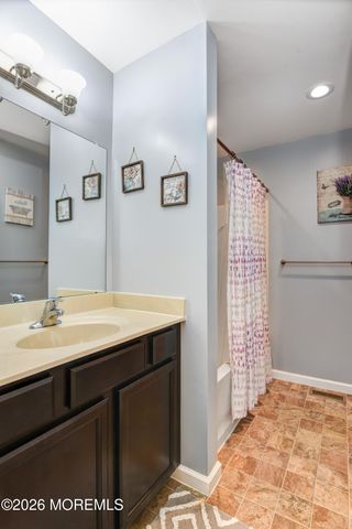 10 Arden Drive, Manchester, NJ 08759