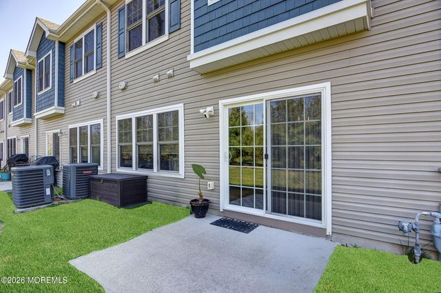 10 Arden Drive, Manchester, NJ 08759