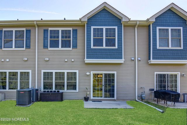 10 Arden Drive, Manchester, NJ 08759