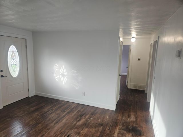 1 Freeway Avenue, Fredericktown, OH 43019